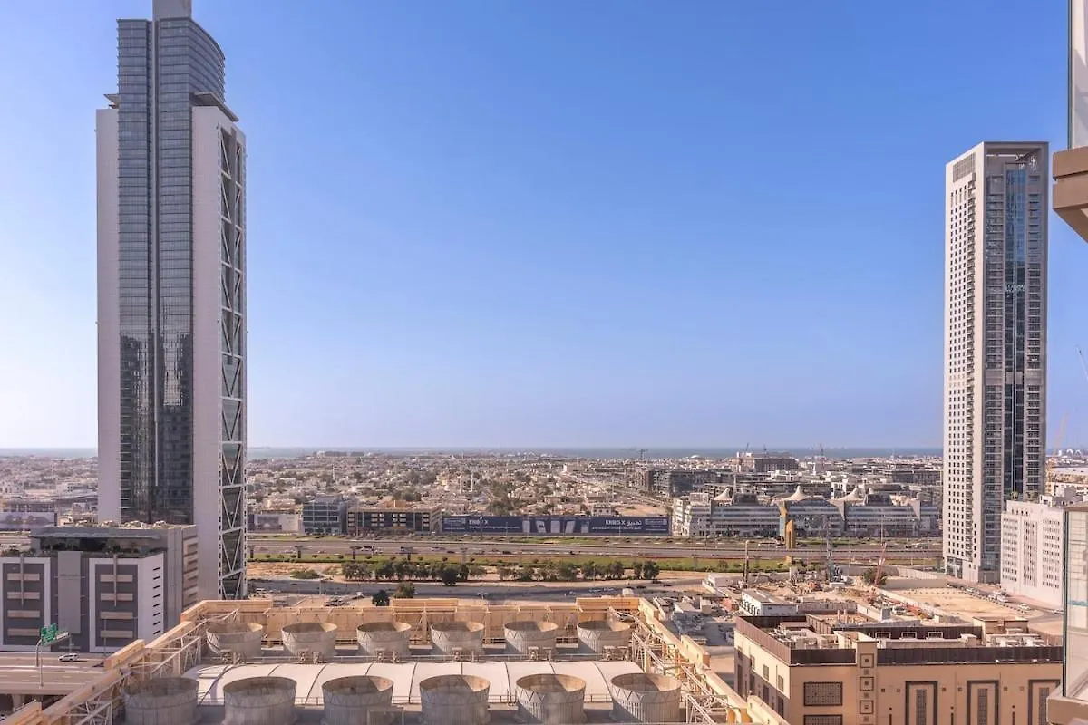 Modern 1-Bedroom Apartment With Leisure Deck At Burj Crown Dubaï