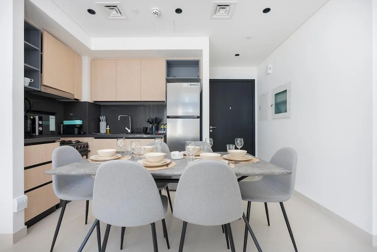 Modern 1-Bedroom Apartment With Leisure Deck At Burj Crown Dubaï 0*,  Émirats arabes unis