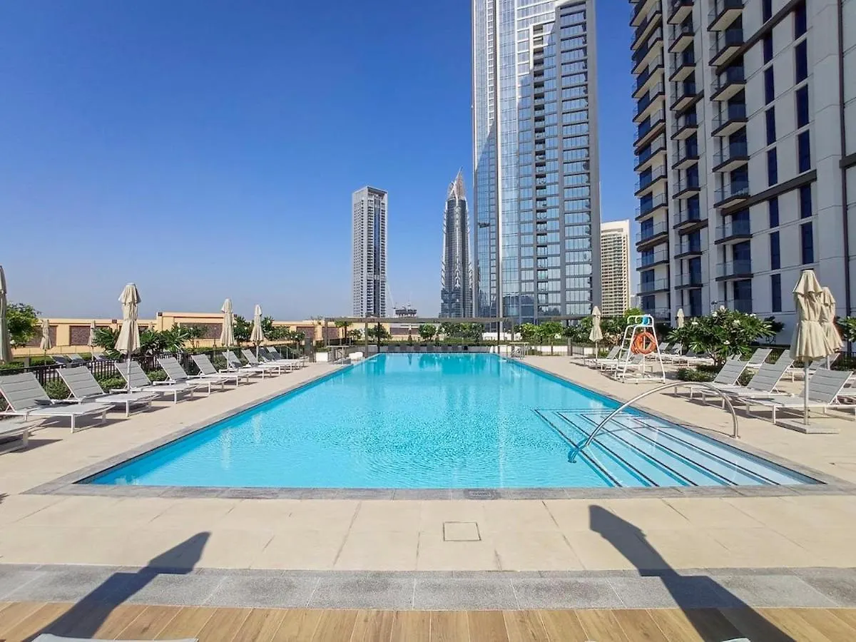 Modern 1-Bedroom Apartment With Leisure Deck At Burj Crown Dubaï 0*,