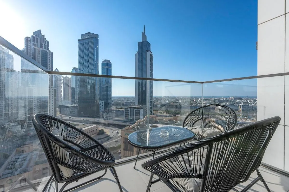 Modern 1-Bedroom Apartment With Leisure Deck At Burj Crown Dubaï