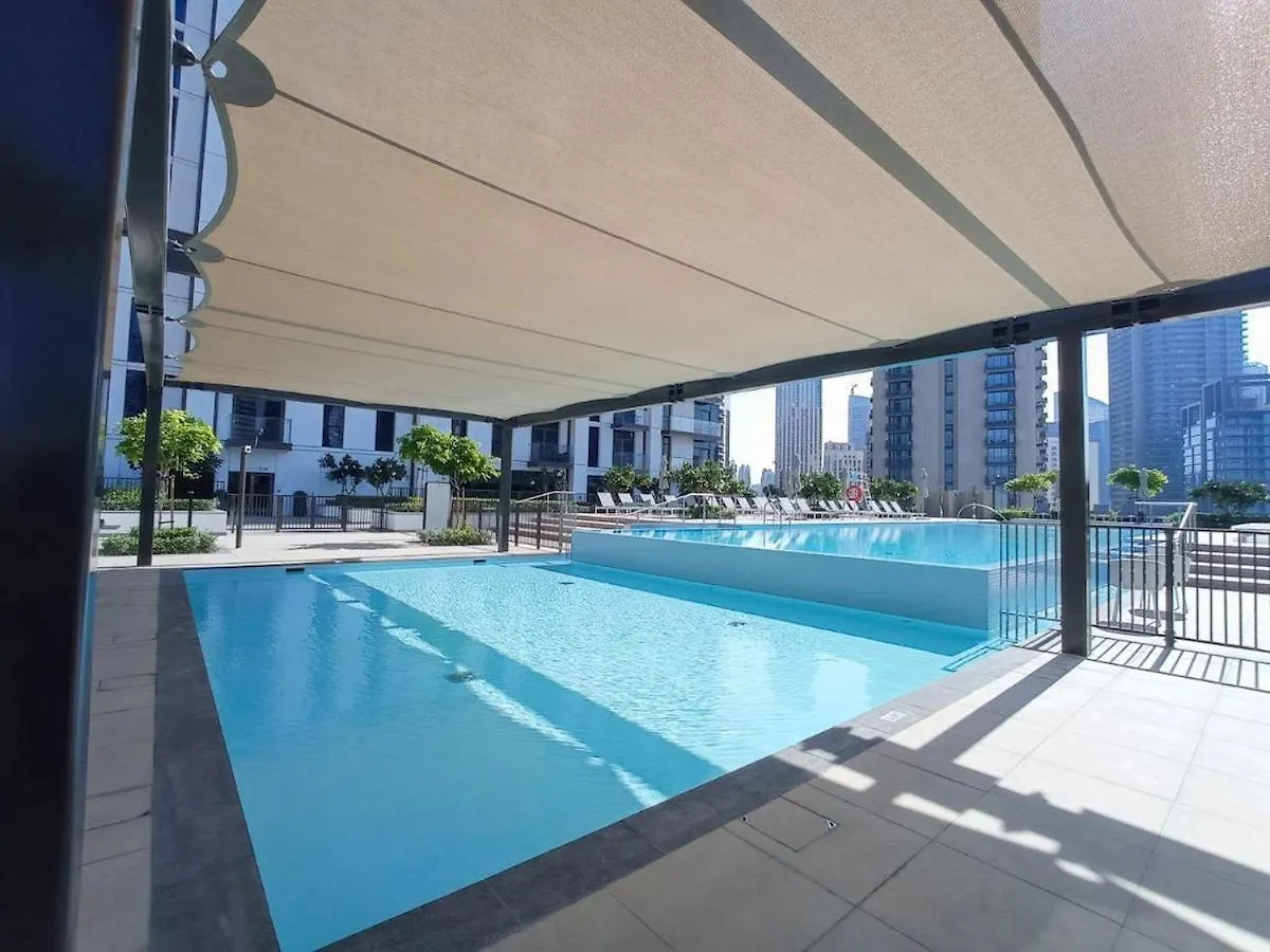 Modern 1-Bedroom Apartment With Leisure Deck At Burj Crown Dubaï