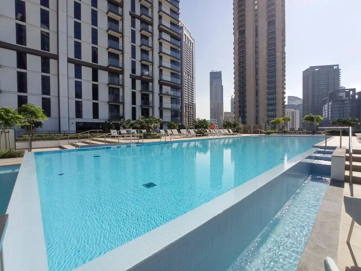 Modern 1-Bedroom Apartment With Leisure Deck At Burj Crown Dubaï