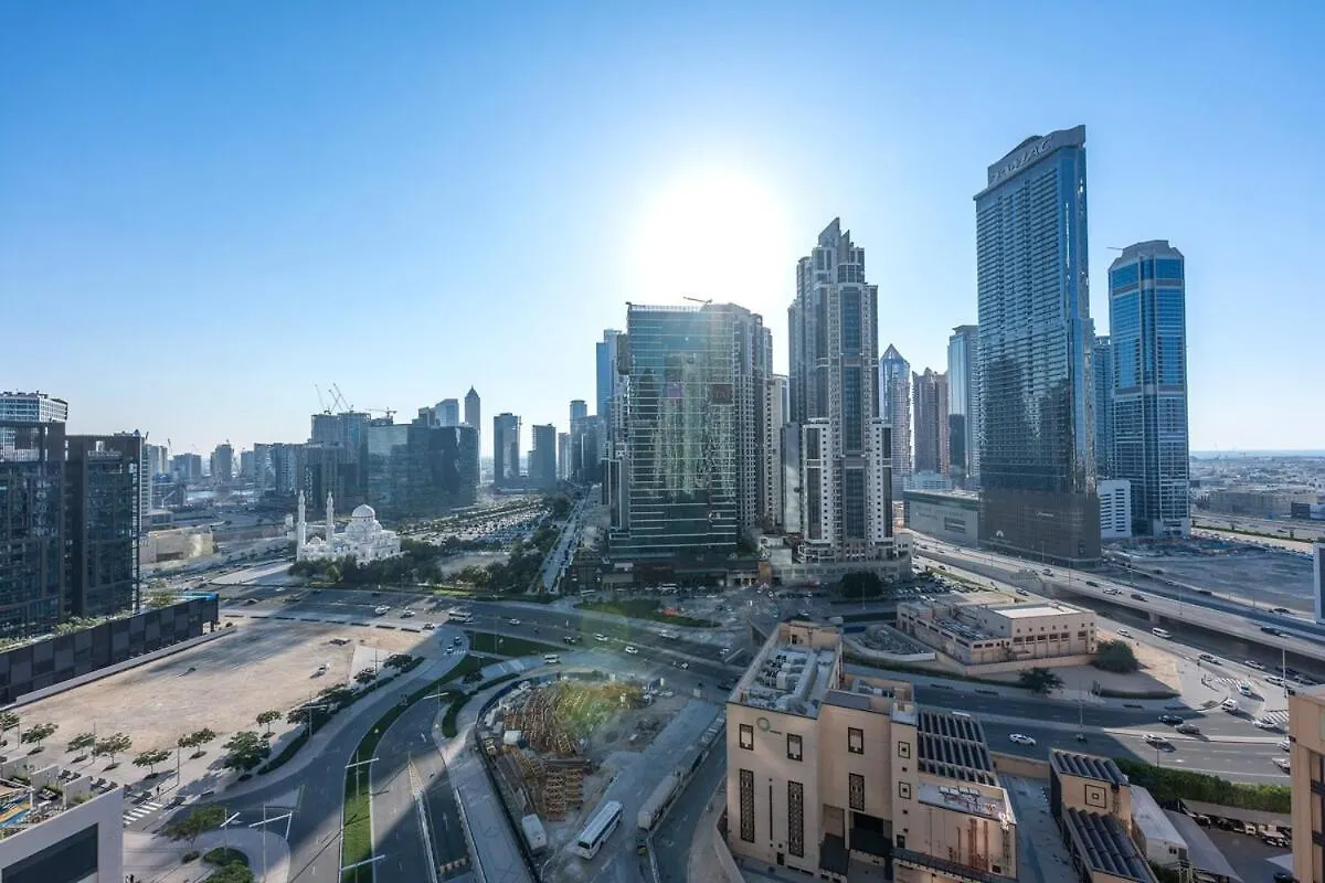 Modern 1-Bedroom Apartment With Leisure Deck At Burj Crown Dubaï