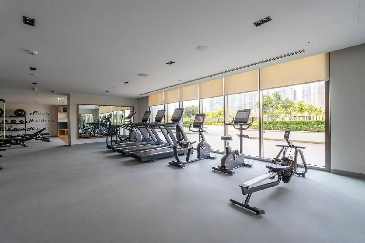 Modern 1-Bedroom Apartment With Leisure Deck At Burj Crown Dubai